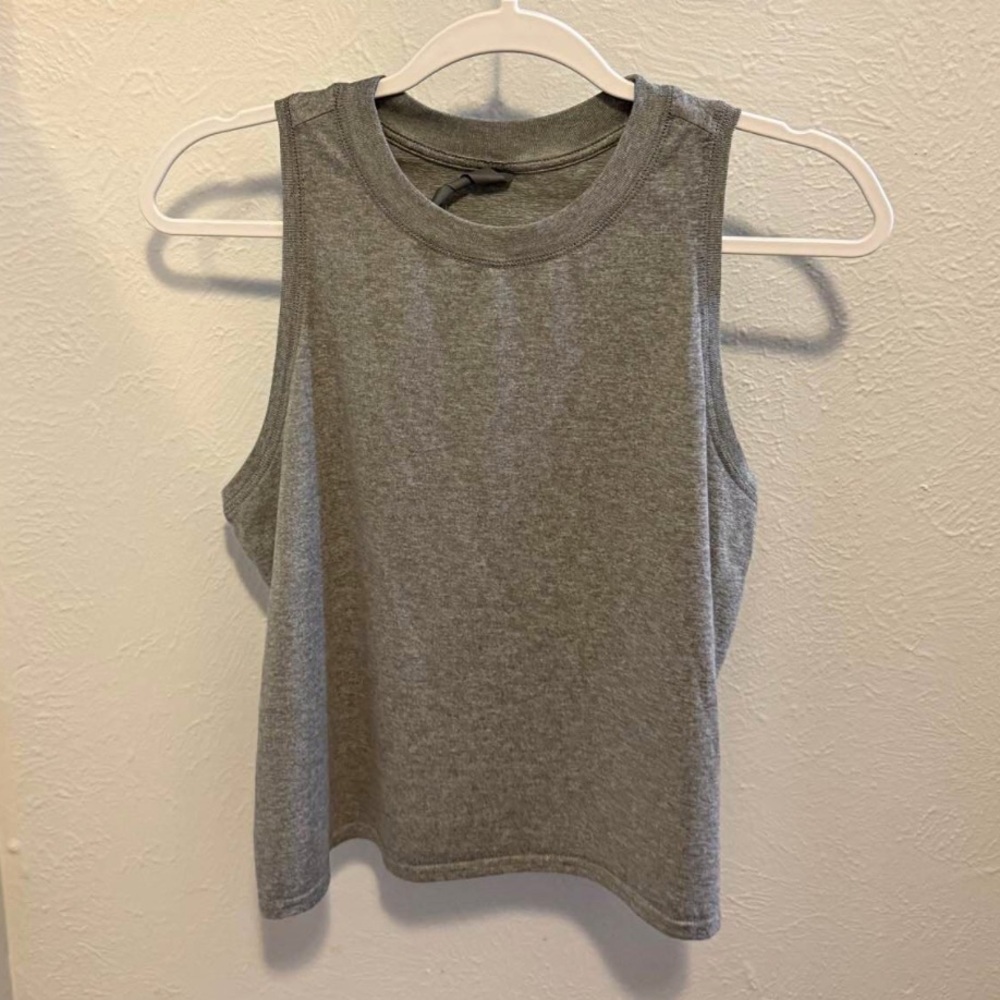 Vuori Energy Tank Heather Grey Size Medium